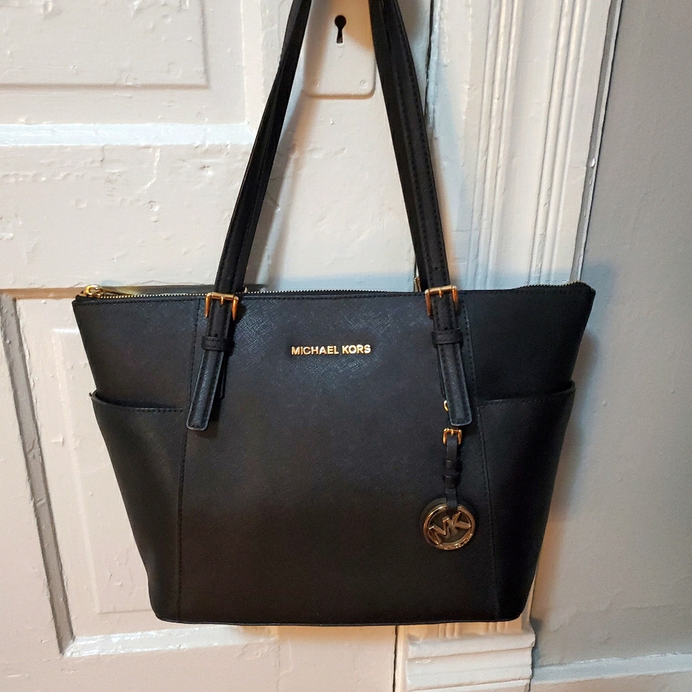 Michael Kors Jet Set Tote